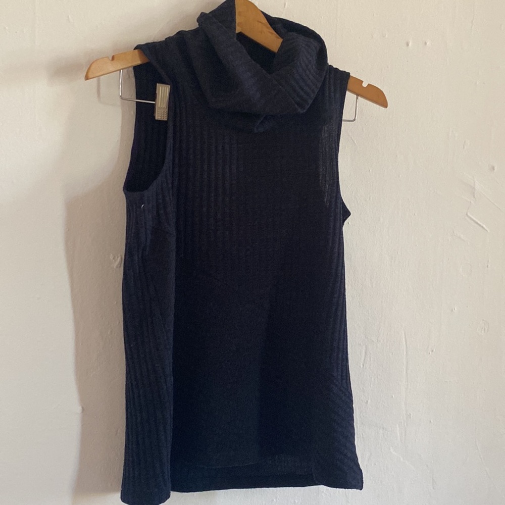 Modern, sleeveless turtleneck, size M @ Anthropologie